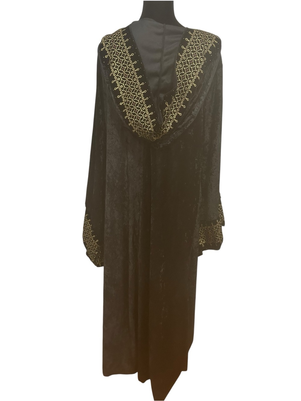 Black Crushed Velvet Hooded Cape womens M Embroidered Gothic Witchy Renaissance - Picture 3 of 16